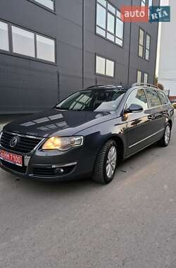 Універсал Volkswagen Passat 2010 в Золочеві