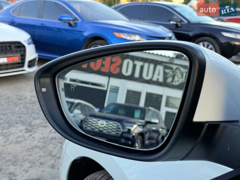 Седан Volkswagen Passat 2018 в Харькове