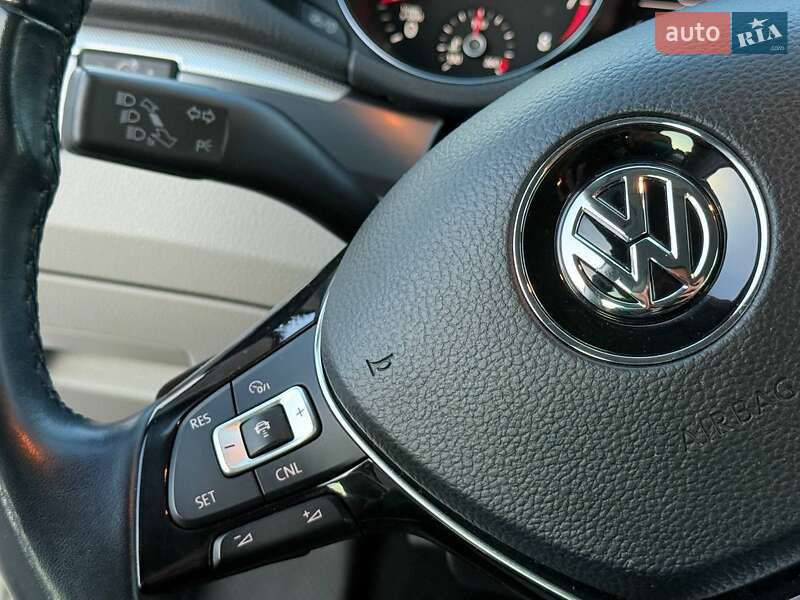 Седан Volkswagen Passat 2018 в Харькове