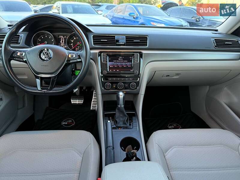 Седан Volkswagen Passat 2018 в Харькове