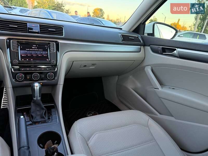 Седан Volkswagen Passat 2018 в Харькове