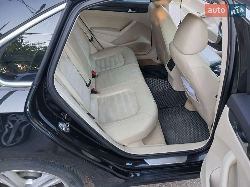 Седан Volkswagen Passat 2013 в Чернигове