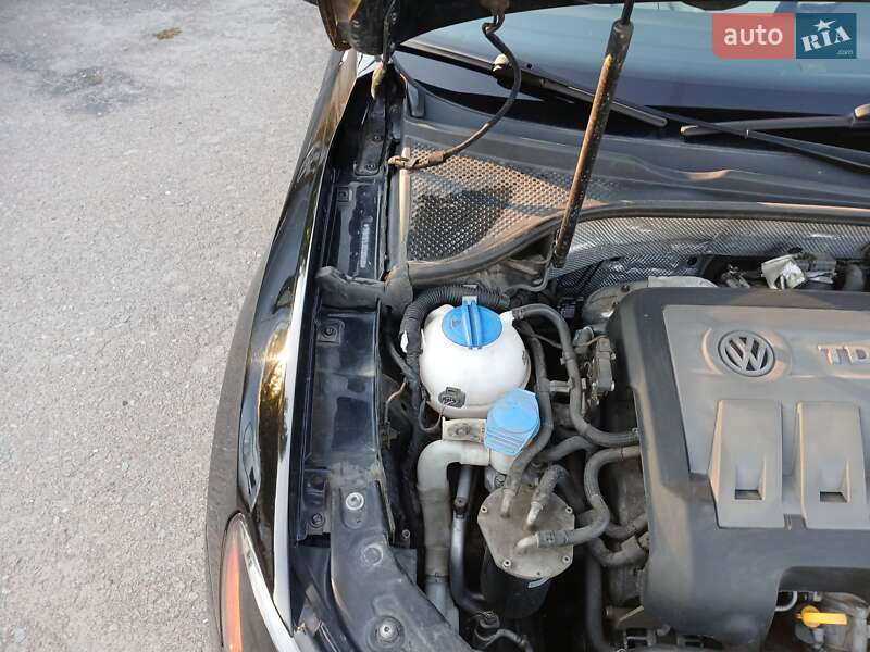 Седан Volkswagen Passat 2013 в Чернигове