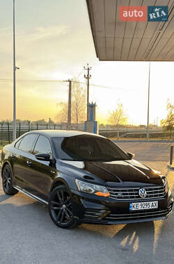 Седан Volkswagen Passat 2018 в Днепре