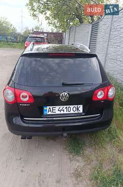 Універсал Volkswagen Passat 2008 в Дніпрі