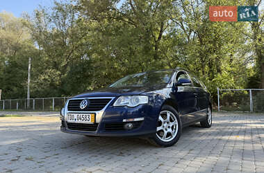 Універсал Volkswagen Passat 2010 в Чернівцях