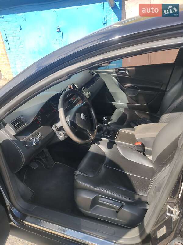 Седан Volkswagen Passat 2006 в Лубнах