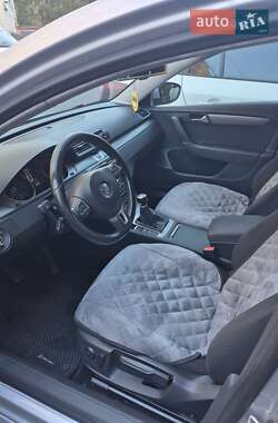 Універсал Volkswagen Passat 2011 в 