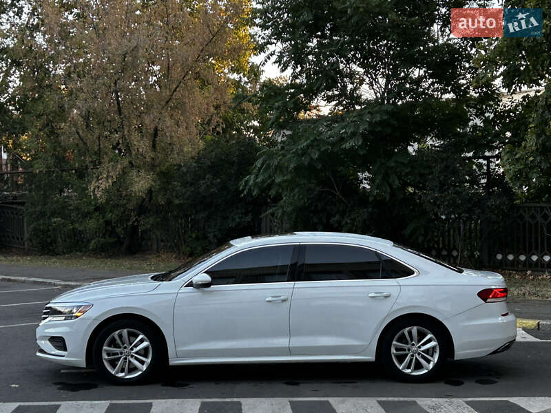 Седан Volkswagen Passat 2021 в Николаеве