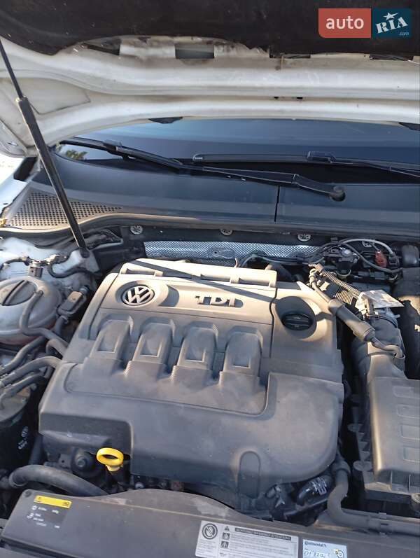 Универсал Volkswagen Passat 2015 в Зборове