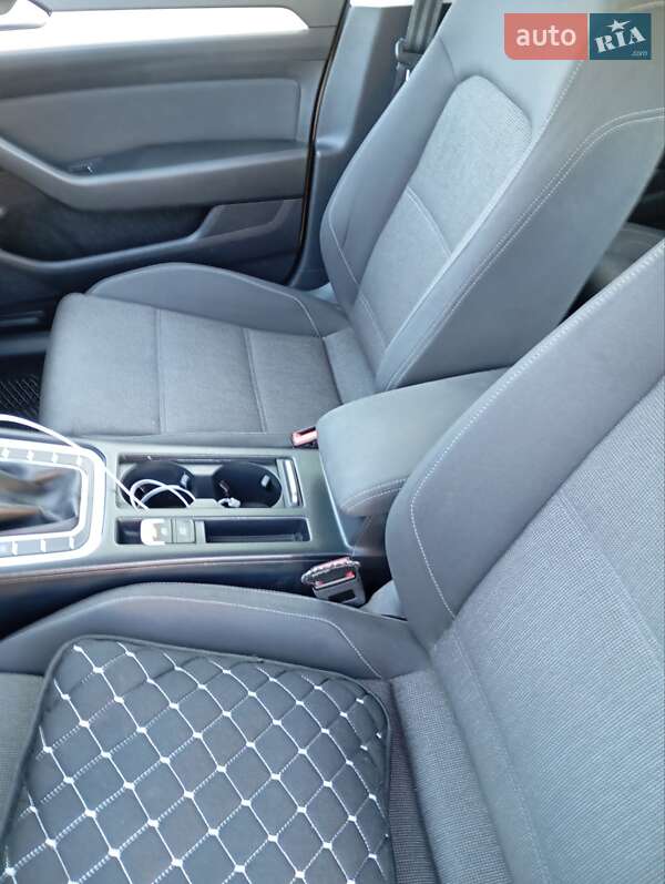 Универсал Volkswagen Passat 2015 в Зборове