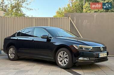 Седан Volkswagen Passat 2015 в Києві