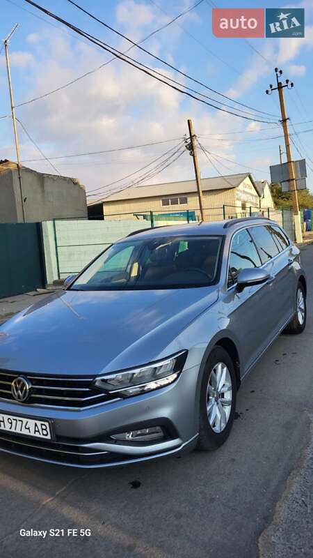 Универсал Volkswagen Passat 2020 в Киеве