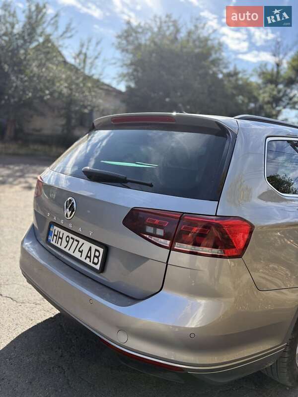 Универсал Volkswagen Passat 2020 в Киеве