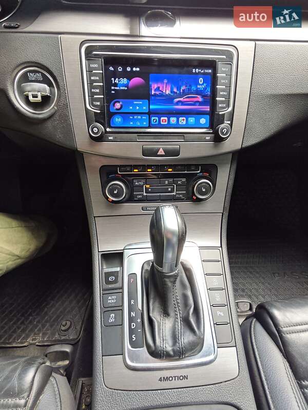 Универсал Volkswagen Passat 2011 в Ровно