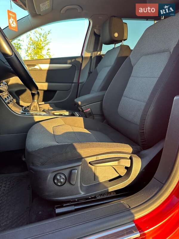 Универсал Volkswagen Passat 2014 в Ровно