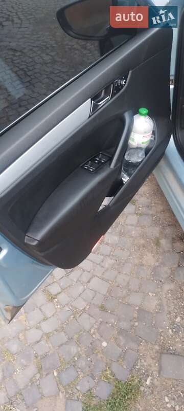 Седан Volkswagen Passat 2011 в Ужгороде фото 5 Седан Volkswagen Passat 2011 в Ужгороде