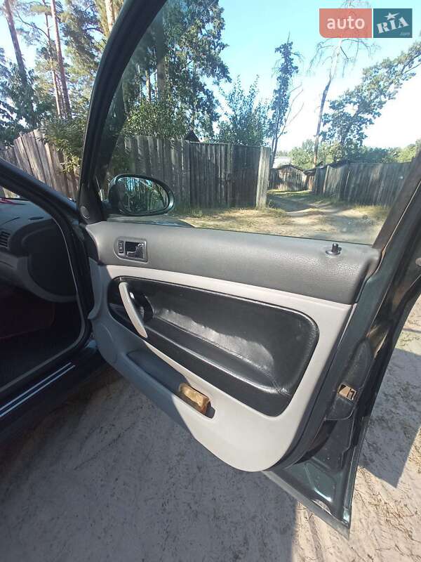 Универсал Volkswagen Passat 2003 в Гончаровском