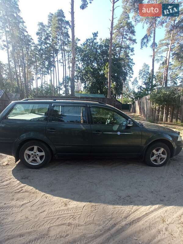 Универсал Volkswagen Passat 2003 в Гончаровском