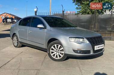 Седан Volkswagen Passat 2006 в Киеве
