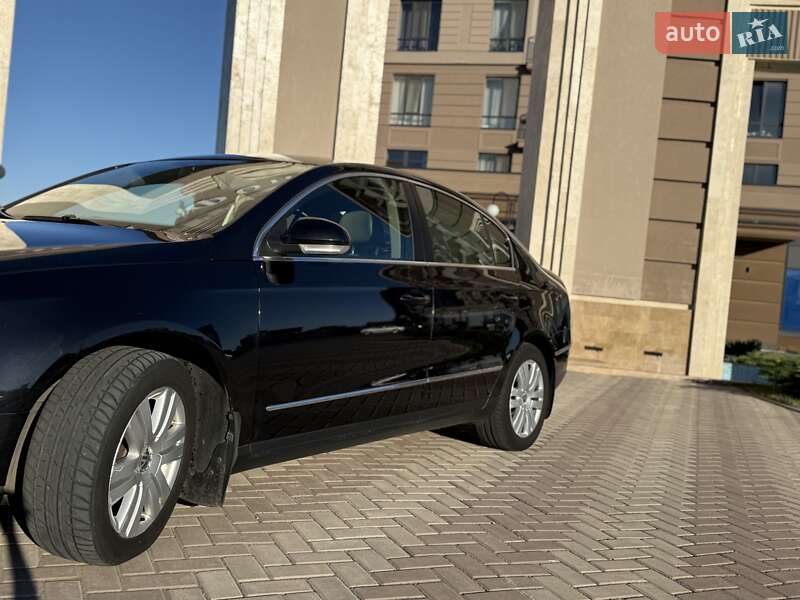 Седан Volkswagen Passat 2008 в Одессе
