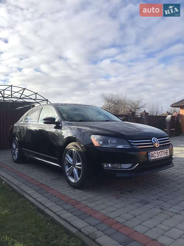 Седан Volkswagen Passat 2012 в Луцке