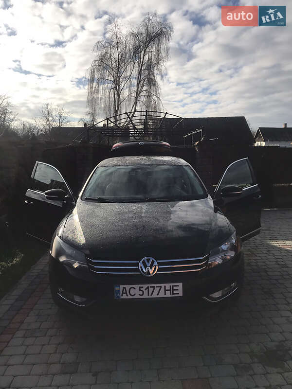 Седан Volkswagen Passat 2012 в Луцке
