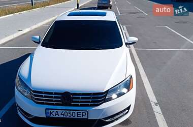 Седан Volkswagen Passat 2012 в Киеве