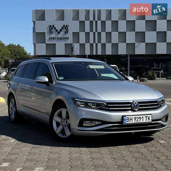 Универсал Volkswagen Passat 2020 в Одессе