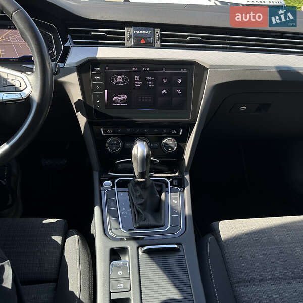 Универсал Volkswagen Passat 2020 в Одессе