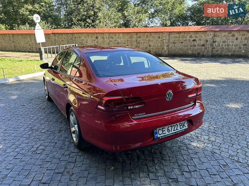 Седан Volkswagen Passat 2013 в Черновцах