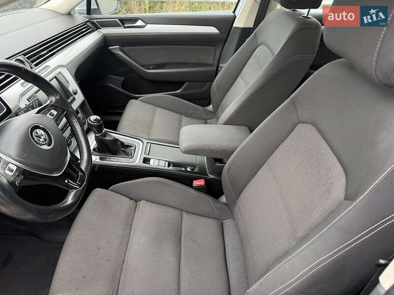 Универсал Volkswagen Passat 2015 в Луцке