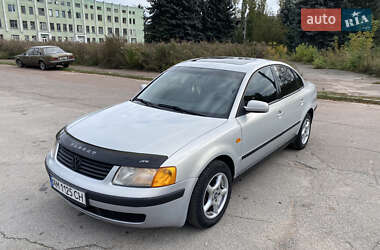 Седан Volkswagen Passat 1997 в Житомире