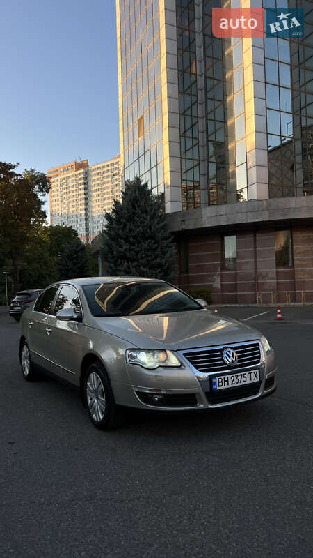 Седан Volkswagen Passat 2007 в Одессе