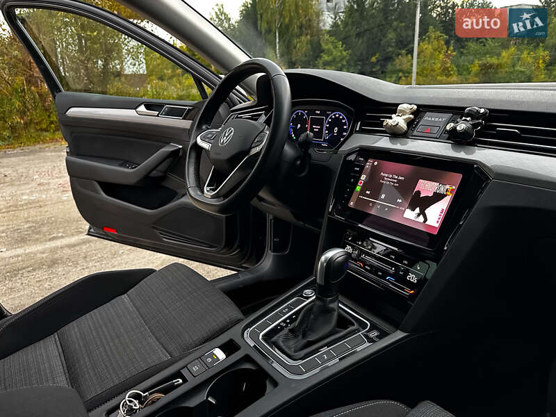 Універсал Volkswagen Passat 2021 в Житомирі