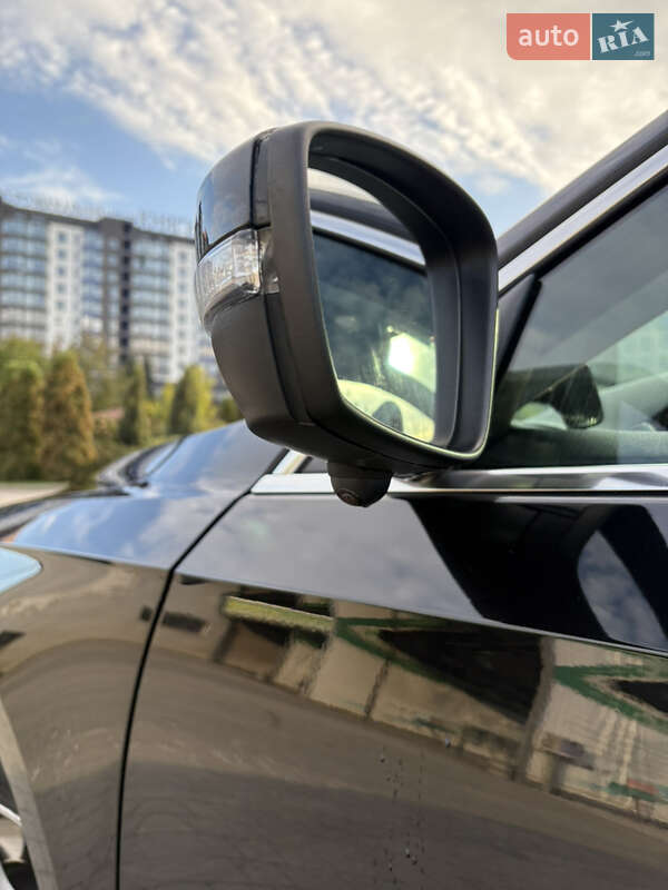 Седан Volkswagen Passat 2012 в Івано-Франківську