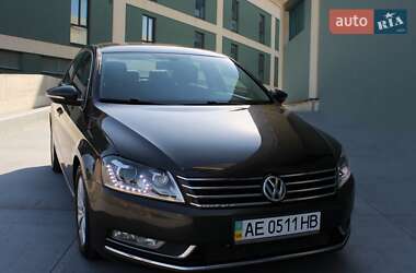 Седан Volkswagen Passat 2012 в Днепре