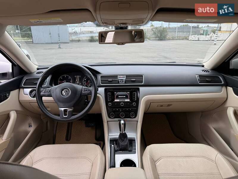 Седан Volkswagen Passat 2013 в Днепре