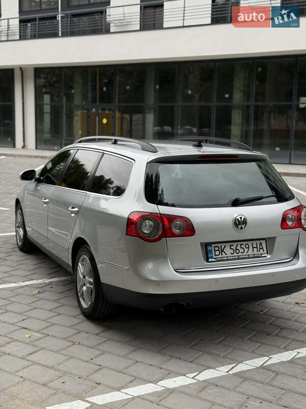 Универсал Volkswagen Passat 2009 в Ровно