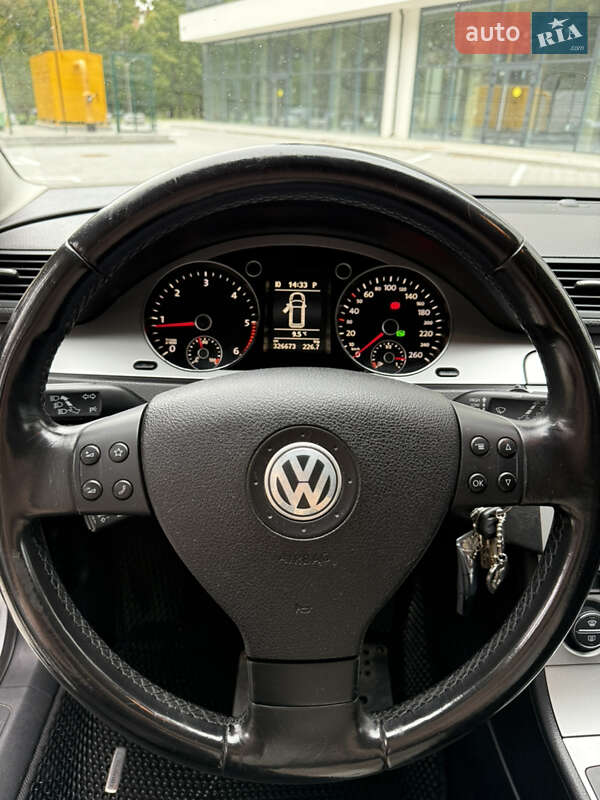 Универсал Volkswagen Passat 2009 в Ровно