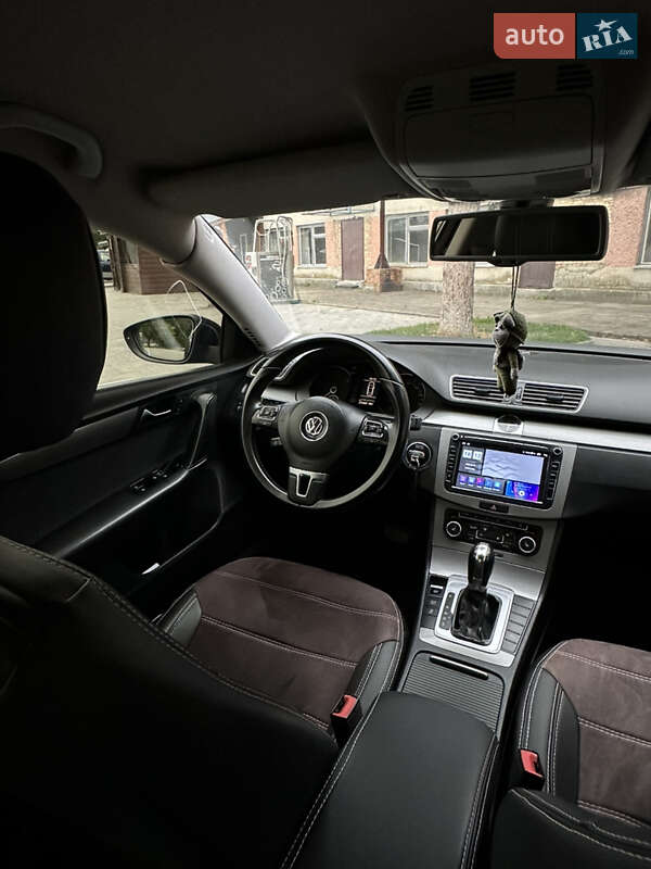 Седан Volkswagen Passat 2011 в Виннице