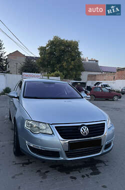 Седан Volkswagen Passat 2005 в Черновцах