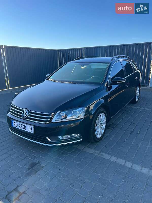 Універсал Volkswagen Passat 2011 в Мукачевому