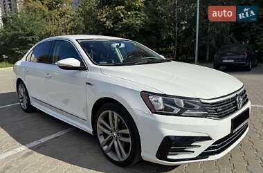 Седан Volkswagen Passat 2017 в Киеве