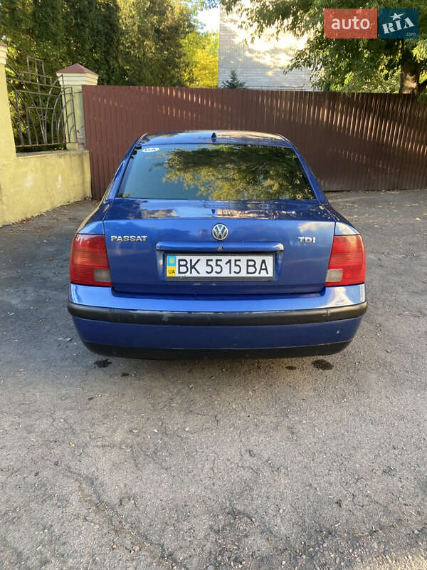 Седан Volkswagen Passat 1998 в Рівному