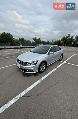Седан Volkswagen Passat 2017 в Києві