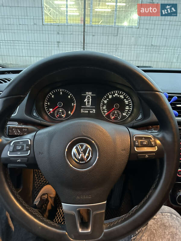 Седан Volkswagen Passat 2011 в Вараші фото 14 Седан Volkswagen Passat 2011 в Вараші