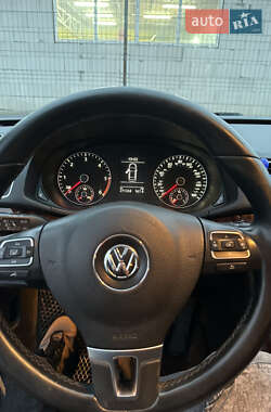 Седан Volkswagen Passat 2011 в 