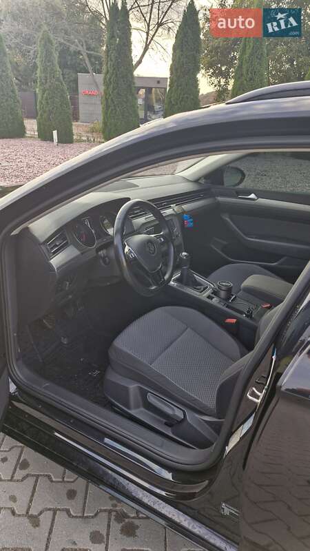 Универсал Volkswagen Passat 2016 в Житомире