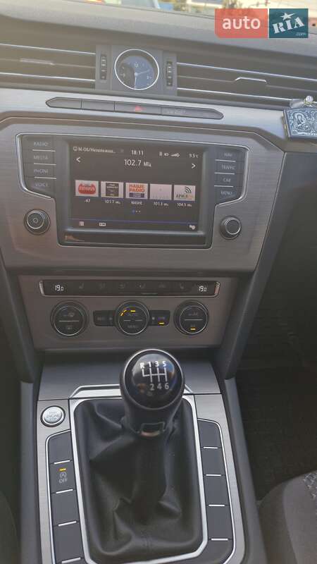 Универсал Volkswagen Passat 2016 в Житомире